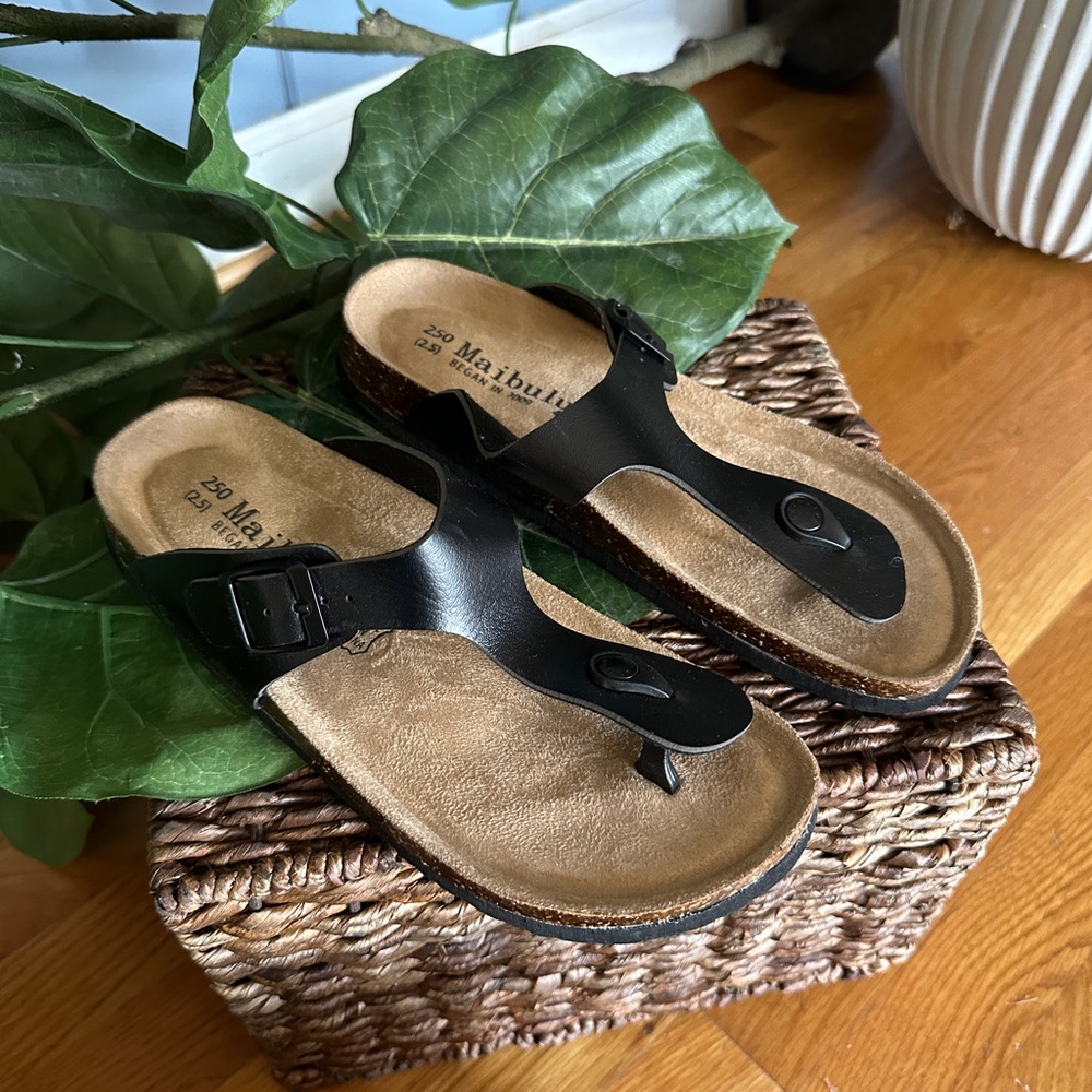Women's Maibulun Black Leather Toe-Post Sandals NEW size 40
